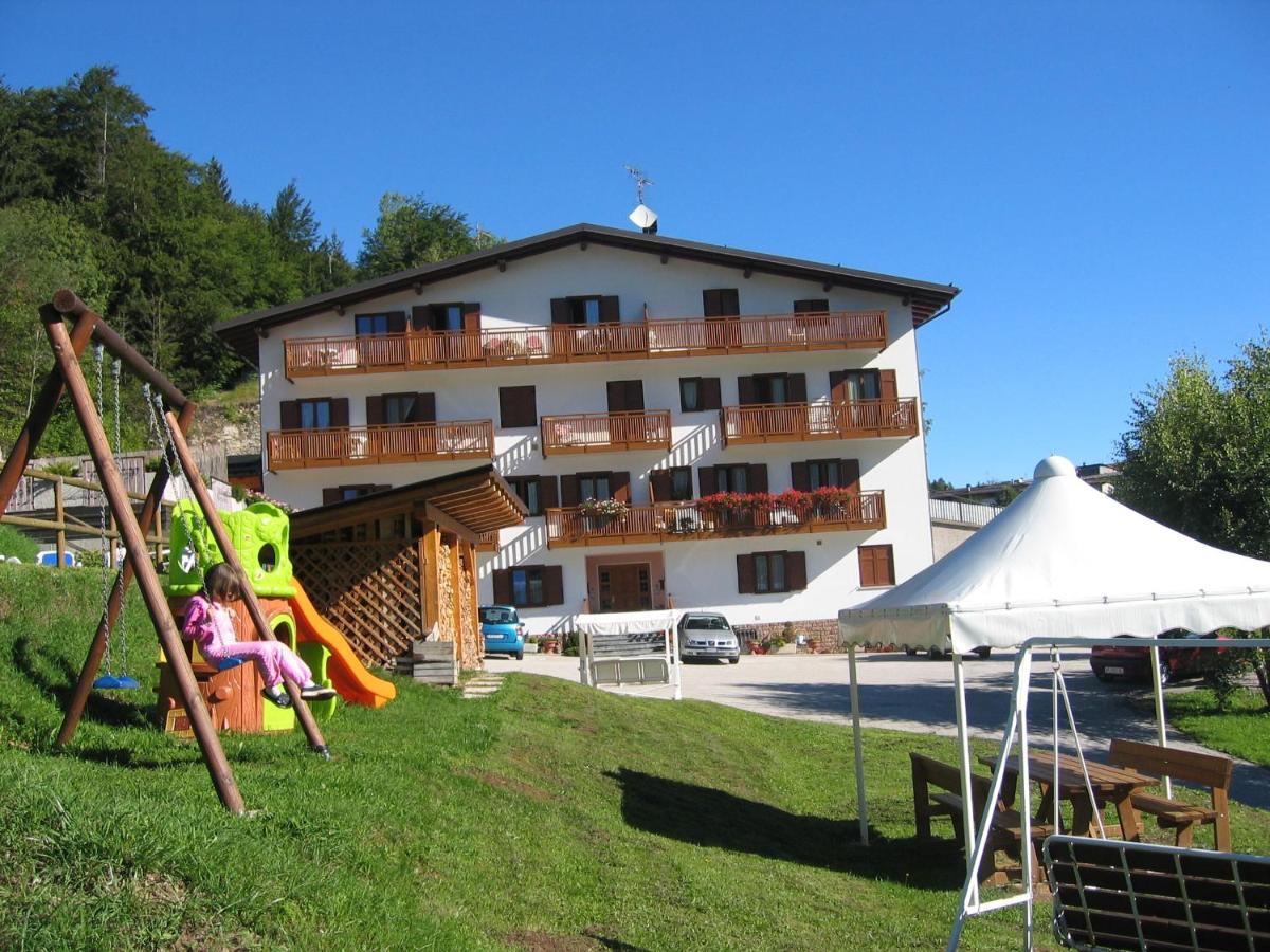 Appartamenti La Val Андало Екстериор снимка